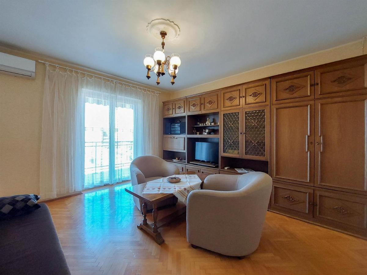 Apartments Nikola Punat Exterior foto