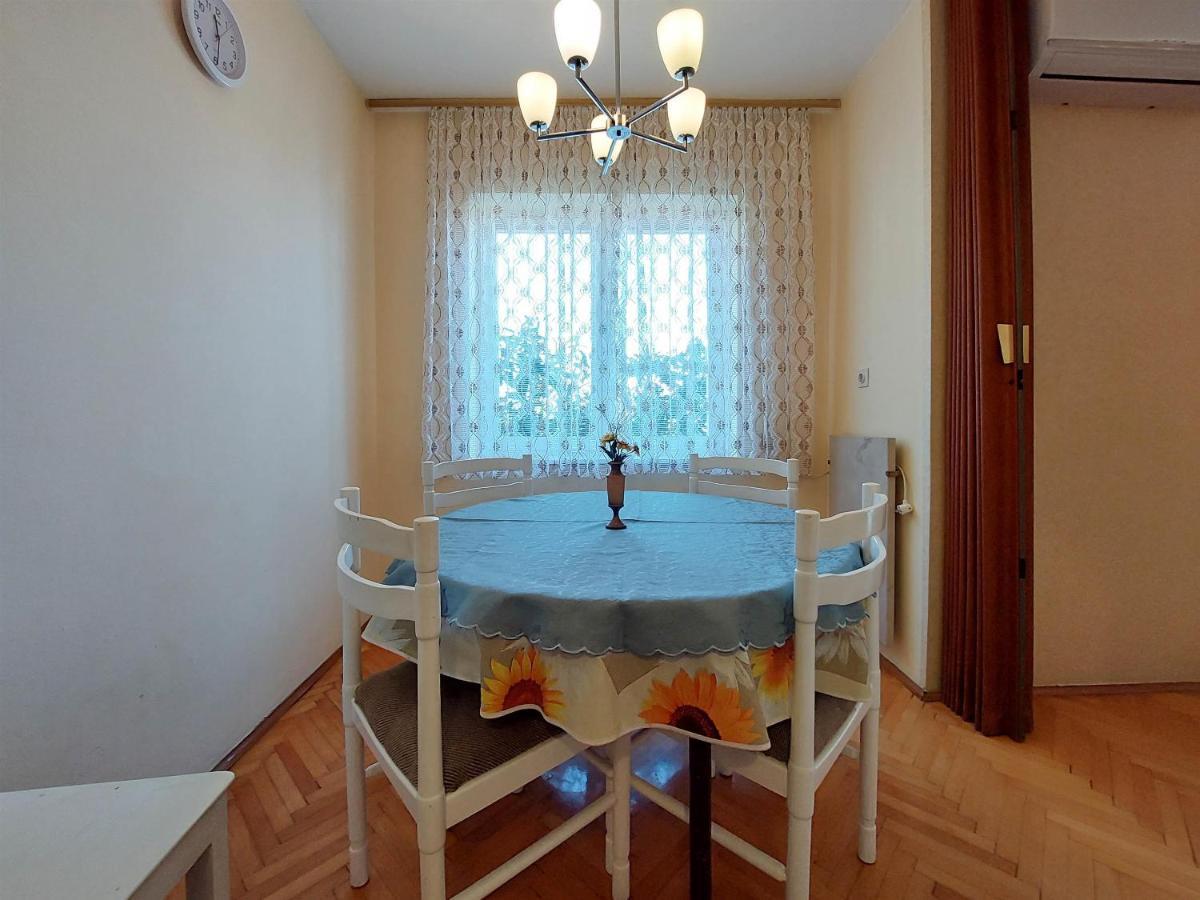 Apartments Nikola Punat Exterior foto