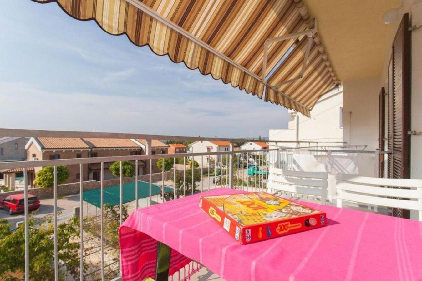 Apartments Nikola Punat Exterior foto